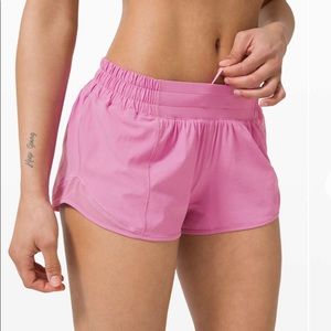 lululemon magenta glow Hotty hot short 2.5” inseam RARE COLOR